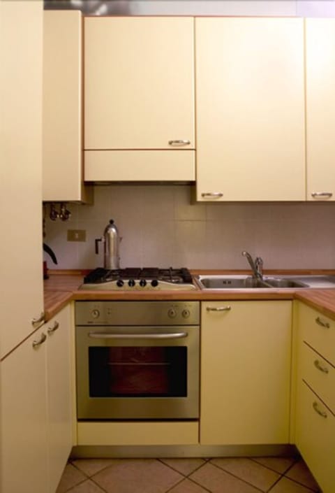 Family Apartment, 2 Bedrooms, 2 Bathrooms, Annex Building | Private kitchen