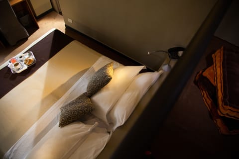 Deluxe Double Room | Down comforters, minibar, in-room safe, desk