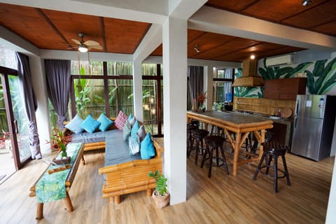 Deluxe Villa, 4 Bedrooms, Private Pool, Beachfront | Living area