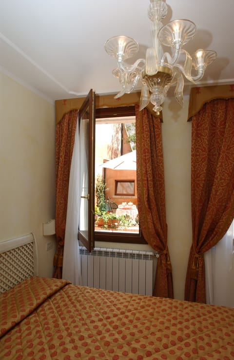 In-room safe, desk, soundproofing, cribs/infant beds