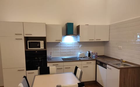 Two Bedroom Apartment Callas Opera, Dalszinhaz utca 10 | Private kitchen | Fridge, microwave, stovetop, coffee/tea maker