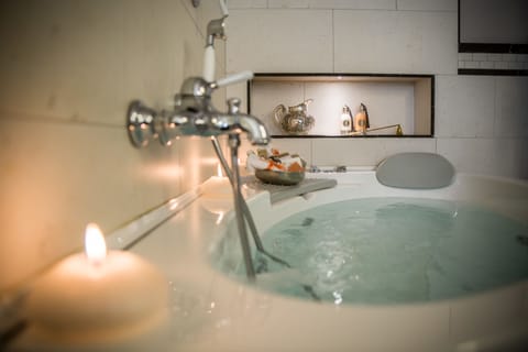 Superior Double or Twin Room | Deep soaking bathtub