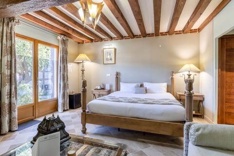 Junior Triple Suite | Premium bedding, in-room safe, individually decorated