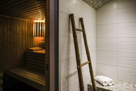 Sauna, spa tub, steam room, body treatments, massages