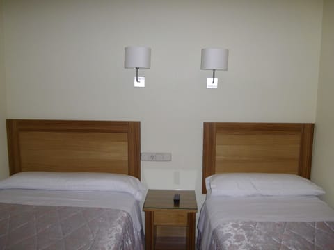 Comfort Twin Room | In-room safe, desk, free WiFi, bed sheets
