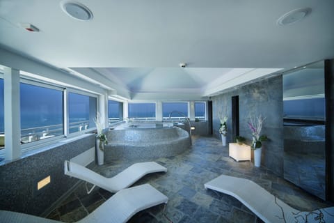 Sauna, spa tub, sports massages