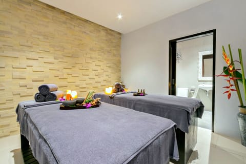 Couples treatment rooms, body treatments, aromatherapy