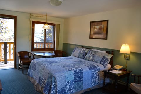 Comfort Room, 1 Queen Bed | Premium bedding, free WiFi, bed sheets