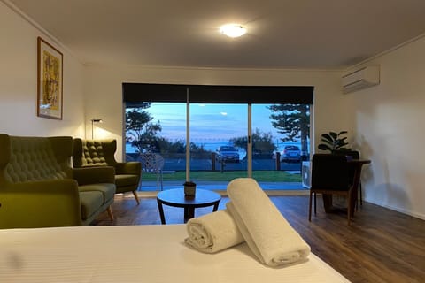 Bay View Suite | Free WiFi, bed sheets