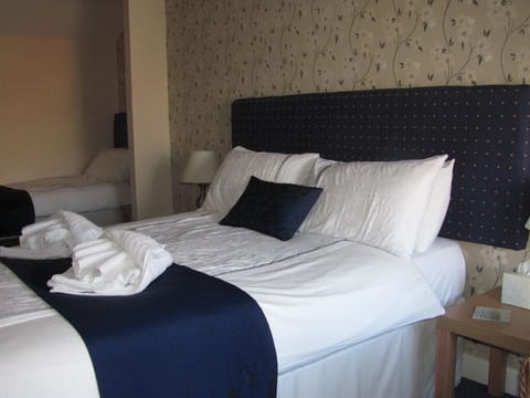 Triple Room, Ensuite (SUITABLE FOR 3 ADULTS)