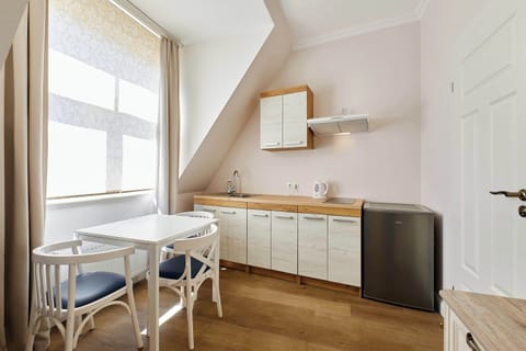 Family Room | Private kitchen