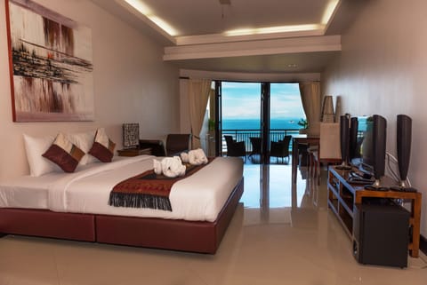 Sea View Studio Suites | Premium bedding, minibar, in-room safe, individually decorated