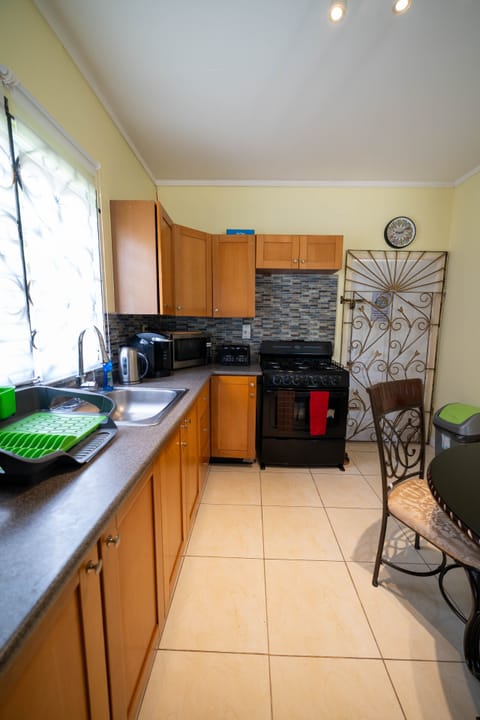 Elite Room, 2 Bedrooms, Garden View, Garden Area | Private kitchen | Fridge, microwave, oven, stovetop