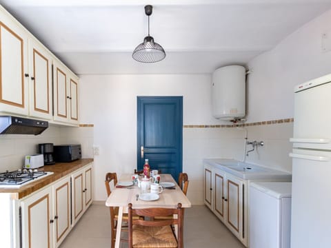 Cabinetry, Furniture, Countertop, Property, White, Sink, Drawer, Azure, Interior Design, Wood