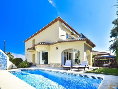 Building, Property, House, Home, Real Estate, Villa, Swimming Pool, Architecture, Residential Area, Estate