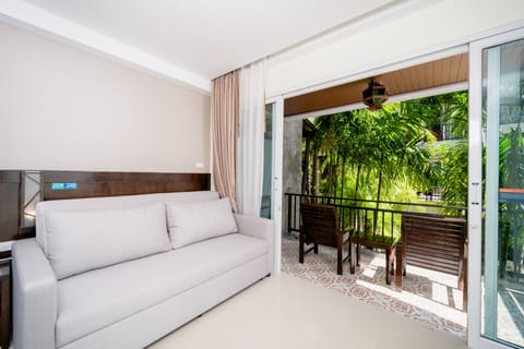 Junior Room, 1 Bedroom | Garden view