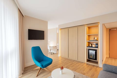 Suite | Minibar, desk, soundproofing, free WiFi