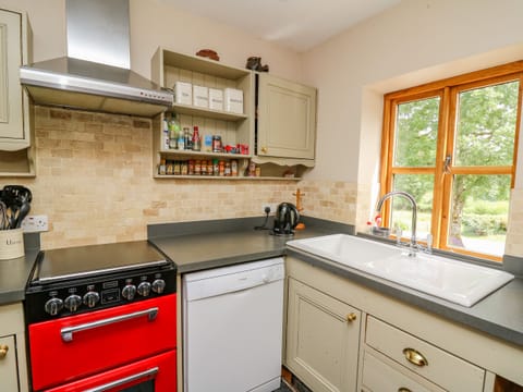 Cottage | Private kitchen | Stovetop, dishwasher, highchair, cookware/dishes/utensils