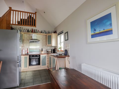 Cottage | Private kitchen | Stovetop, dishwasher, highchair, cookware/dishes/utensils