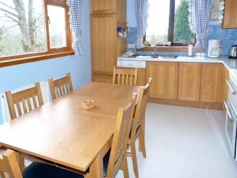 Cottage | Private kitchen | Stovetop, dishwasher, highchair, cookware/dishes/utensils
