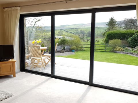 Cottage | 2 bedrooms, individually decorated, individually furnished, free WiFi