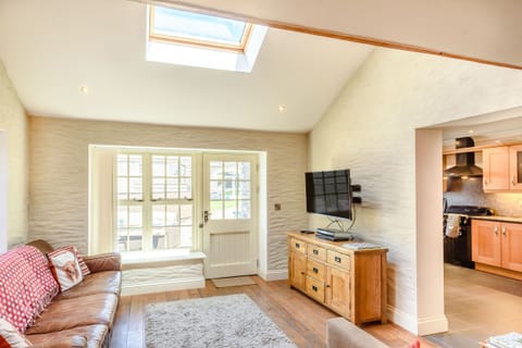 Cottage | Living room | TV