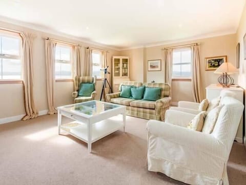 Cottage | 3 bedrooms, individually decorated, individually furnished