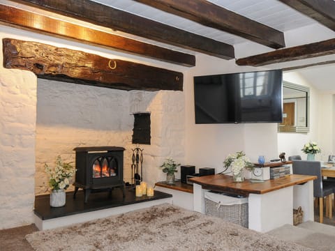 Cottage | Interior
