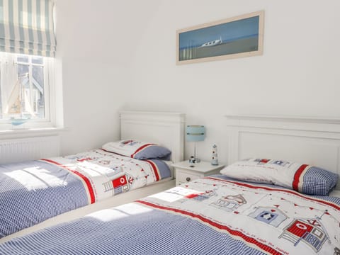 Cottage | 3 bedrooms, individually decorated, individually furnished, free WiFi