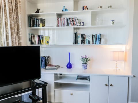 Cottage | 3 bedrooms, individually decorated, individually furnished, free WiFi