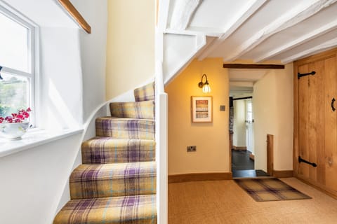 Cottage | 3 bedrooms, individually decorated, individually furnished, free WiFi