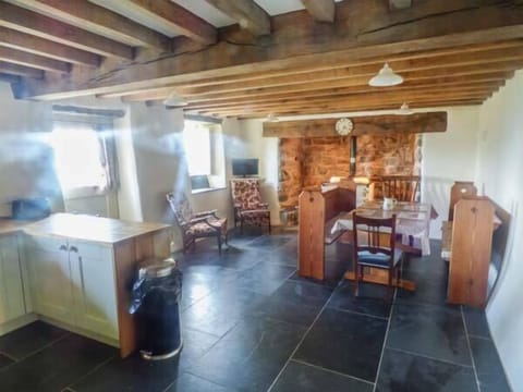 Cottage | 4 bedrooms, individually decorated, individually furnished, free WiFi