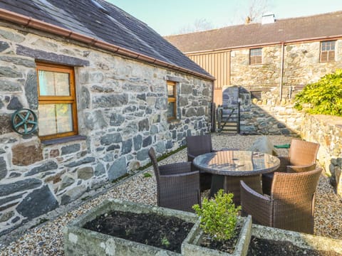 Cottage | Property grounds