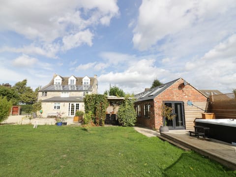 Cottage | Interior