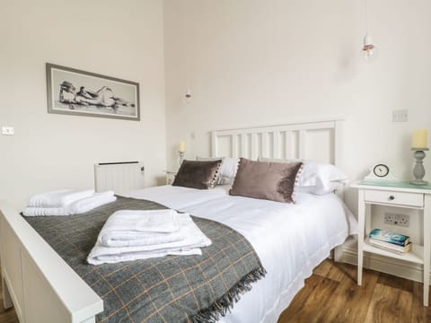 Cottage | 2 bedrooms, individually decorated, individually furnished, free WiFi