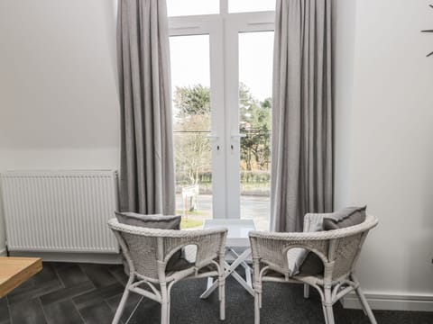 Cottage | 2 bedrooms, individually decorated, individually furnished, free WiFi