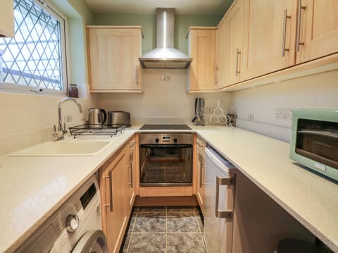 Cottage | Private kitchen | Cookware/dishes/utensils