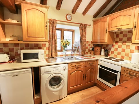 Cottage | Private kitchen | Cookware/dishes/utensils