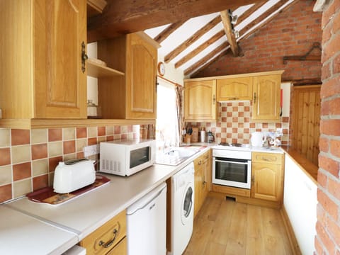 Cottage | Private kitchen | Cookware/dishes/utensils