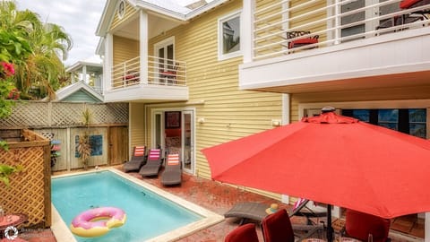 GOOD VIBRATIONS was designed to enjoy Key West's laid-back way of life...