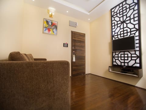 Suite, Non Smoking | Living room | LED TV