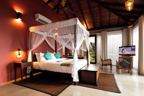 Premium Villa with Plunge Pool & Hot Tub (10% off on Spa) | Premium bedding, minibar, in-room safe, individually decorated