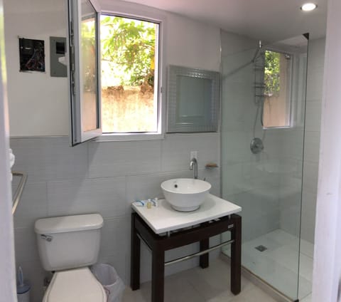 Deluxe Room, Balcony | Bathroom | Shower, free toiletries