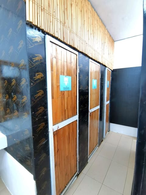 Shared Dormitory, Accessible | Bathroom | Shower, free toiletries, towels