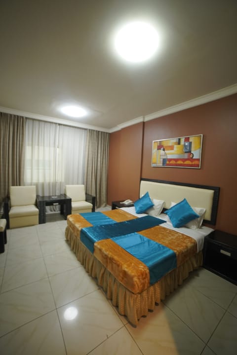 1 bedroom, in-room safe, desk, blackout drapes