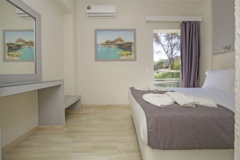 1 bedroom, in-room safe, desk, soundproofing