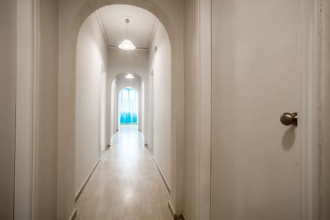 1 bedroom, in-room safe, desk, soundproofing