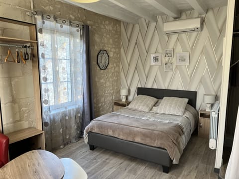 Classic Double Room (Moellon) | Individually decorated, individually furnished, blackout drapes