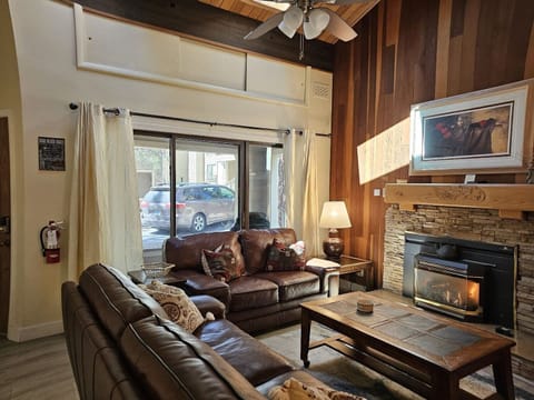 Main Level - Living Room