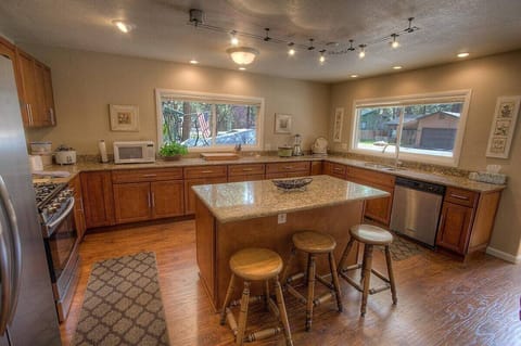 Main Level- Bar Area